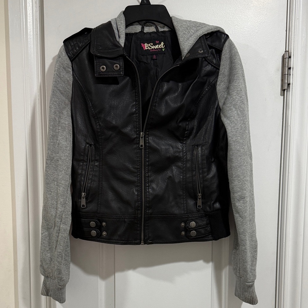 Women's Black and Gray Jacket
